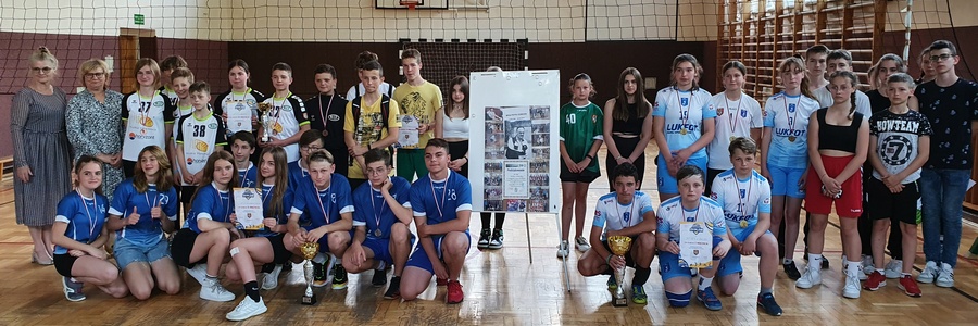 I miejsce w IV turnieju pamięci Piotra Cenkiera w piłce siatkowej drużyn mieszanych.