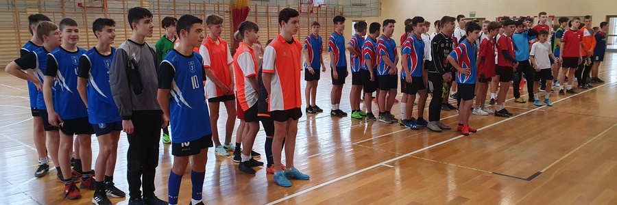 Uczestnicy Powiatowe Igrzyska Młodzieży Szkolnej w halowej piłce nożnej 